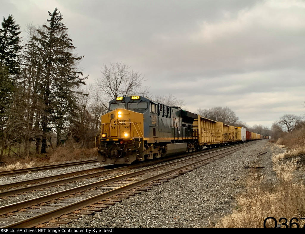 CSX 3267 on Q367